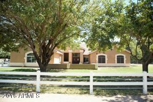 2577 E Strawberry Dr, Gilbert, AZ 85298 photo 1