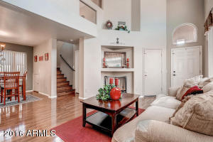 3208 E Kerry Ln, Phoenix, AZ 85050 photo 2