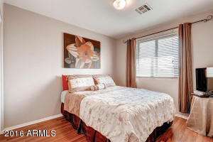 3208 E Kerry Ln, Phoenix, AZ 85050 photo 13