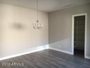 2921 E Branham Ln, Phoenix, AZ 85042 photo 3