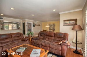 511 E Orangewood Ave, Phoenix, AZ 85020 photo 3
