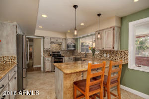 511 E Orangewood Ave, Phoenix, AZ 85020 photo 9