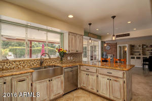 511 E Orangewood Ave, Phoenix, AZ 85020 photo 11