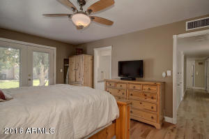 511 E Orangewood Ave, Phoenix, AZ 85020 photo 23