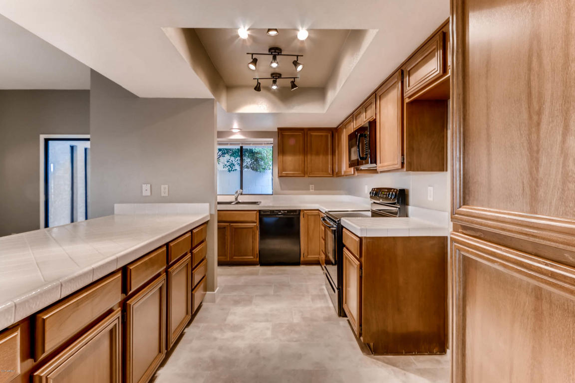 511 W Beverly Ln, Phoenix, AZ 85023 photo 4