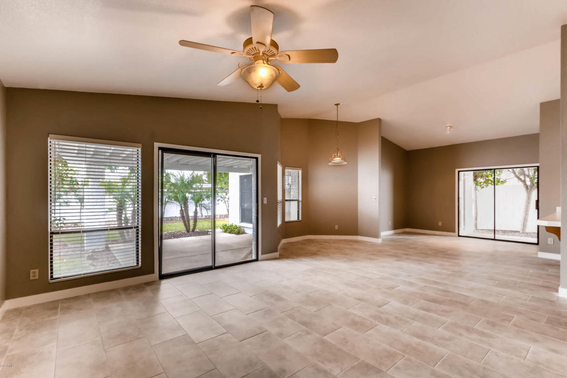 511 W Beverly Ln, Phoenix, AZ 85023 photo 2