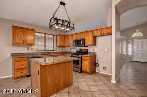 461 E Cantebria Dr, Gilbert, AZ 85296 photo 4
