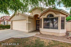 461 E Cantebria Dr, Gilbert, AZ 85296 photo 2