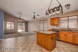461 E Cantebria Dr, Gilbert, AZ 85296 photo 3
