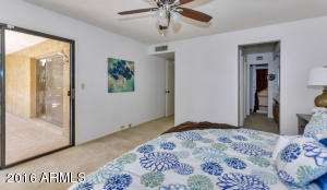 957 E Lois Ln, Phoenix, AZ 85020 photo 13