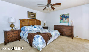 957 E Lois Ln, Phoenix, AZ 85020 photo 12