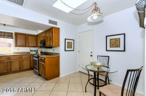 957 E Lois Ln, Phoenix, AZ 85020 photo 10