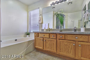 3305 E Hampton Ln, Gilbert, AZ 85295 photo 16