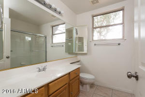 4605 E Lariat Ln, Phoenix, AZ 85050 photo 17
