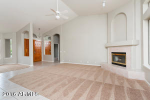 4605 E Lariat Ln, Phoenix, AZ 85050 photo 9