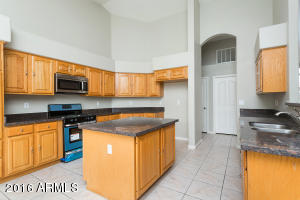 4605 E Lariat Ln, Phoenix, AZ 85050 photo 2