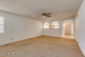 5202 E Half Moon Dr, Phoenix, AZ 85044 photo 4