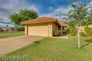 5202 E Half Moon Dr, Phoenix, AZ 85044 photo 1
