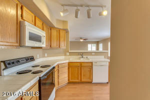 901 S Surfside Dr, Gilbert, AZ 85233 photo 9