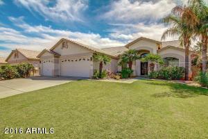 1825 E Arabian Dr, Gilbert, AZ 85296 photo 2