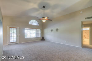 720 W Kyle Ct, Gilbert, AZ 85233 photo 9