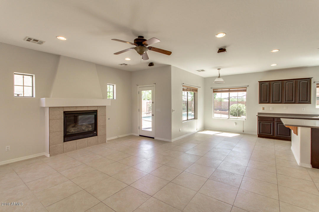1121 E Blue Spruce Ln, Gilbert, AZ 85298 photo 21