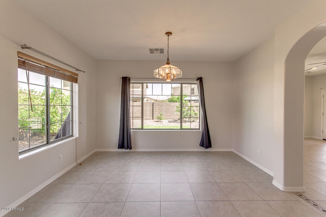 1121 E Blue Spruce Ln, Gilbert, AZ 85298 photo 5