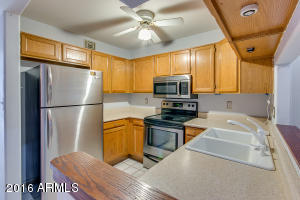 1025 E Highland Ave #40, Phoenix, AZ 85014 photo 10