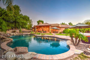 1004 E Caroline Ln, Tempe, AZ 85284 photo 1