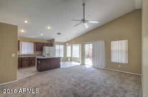4533 E Rock Wren Rd, Phoenix, AZ 85044 photo 4
