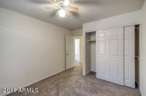 4533 E Rock Wren Rd, Phoenix, AZ 85044 photo 9