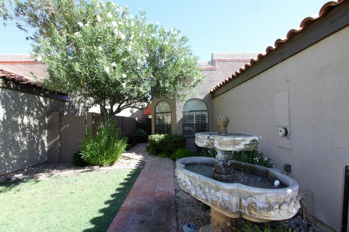 4054 E Paradise Dr, Phoenix, AZ 85028 photo 2