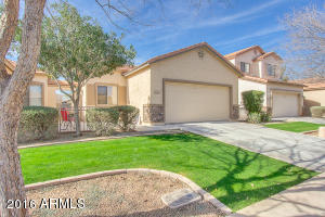 950 S Balboa Dr, Gilbert, AZ 85296 photo 2