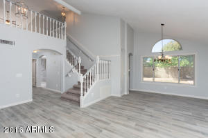902 N Swallow Ln, Gilbert, AZ 85234 photo 3