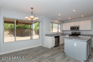 902 N Swallow Ln, Gilbert, AZ 85234 photo 8