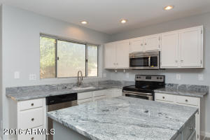 902 N Swallow Ln, Gilbert, AZ 85234 photo 9