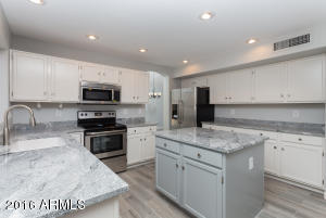 902 N Swallow Ln, Gilbert, AZ 85234 photo 10