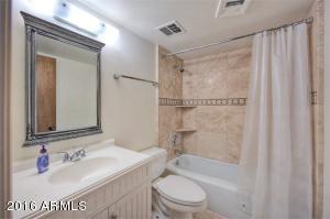3835 N 34th Pl, Phoenix, AZ 85018 photo 10