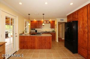 916 E Diana Ave, Phoenix, AZ 85020 photo 9