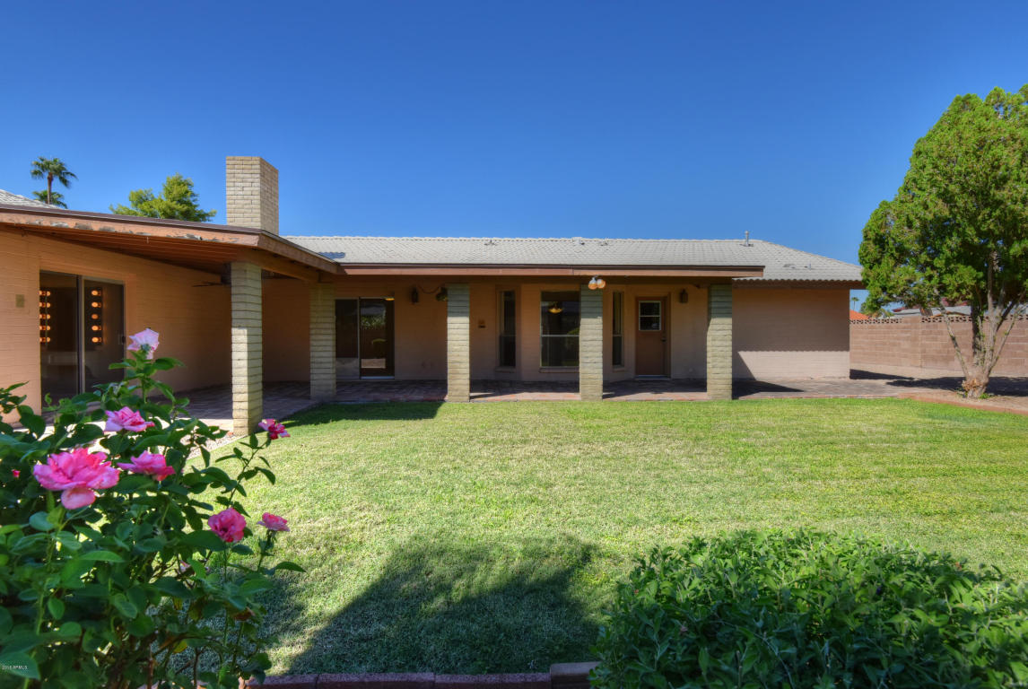 219 W Interlacken Dr, Phoenix, AZ 85023 photo 2