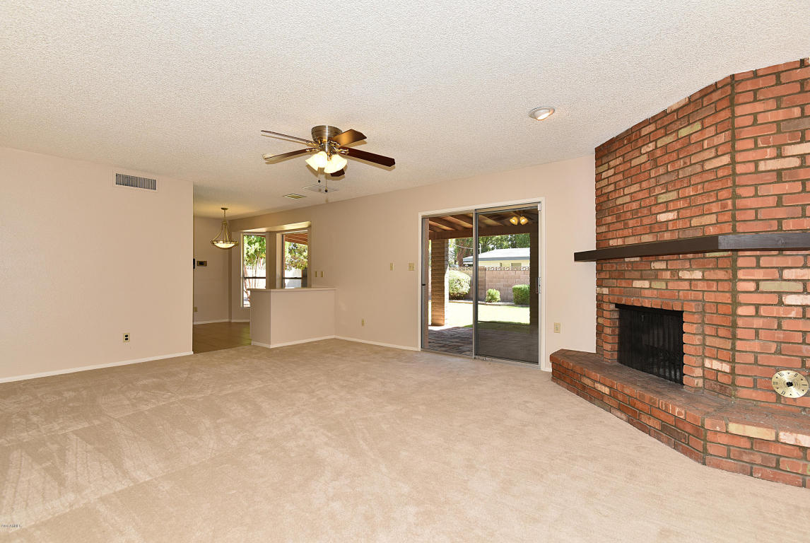 219 W Interlacken Dr, Phoenix, AZ 85023 photo 8