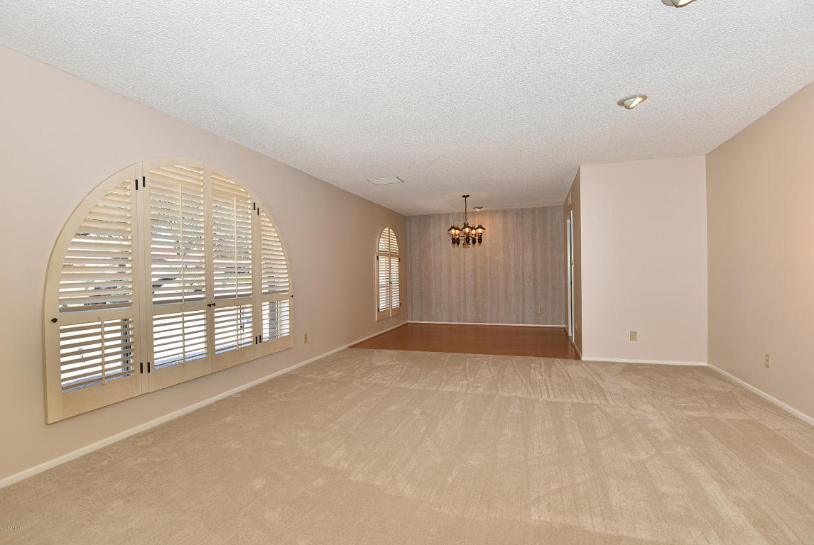 219 W Interlacken Dr, Phoenix, AZ 85023 photo 5