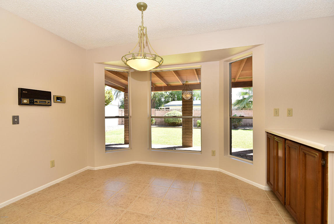 219 W Interlacken Dr, Phoenix, AZ 85023 photo 10
