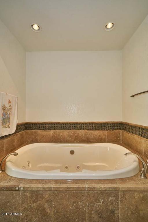 946 E Knight Ln, Tempe, AZ 85284 photo 17