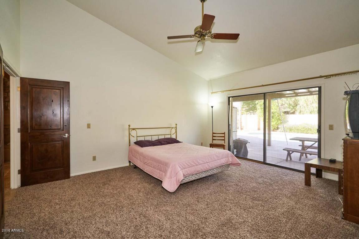 946 E Knight Ln, Tempe, AZ 85284 photo 16