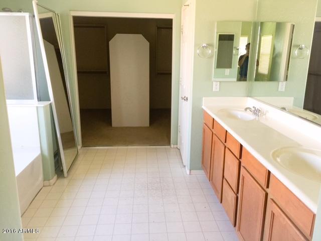 1374 E Parkview Dr, Gilbert, AZ 85295 photo 16