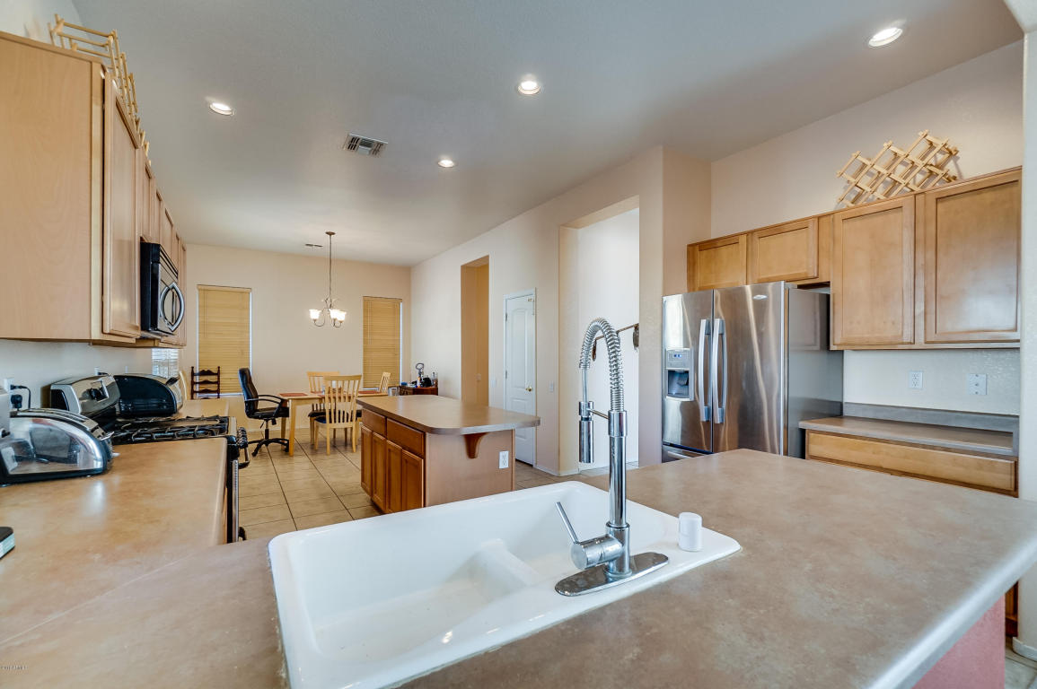 2010 N Milkweed Loop, Phoenix, AZ 85037 photo 17