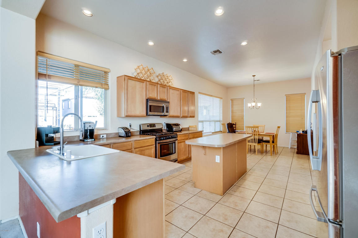 2010 N Milkweed Loop, Phoenix, AZ 85037 photo 15