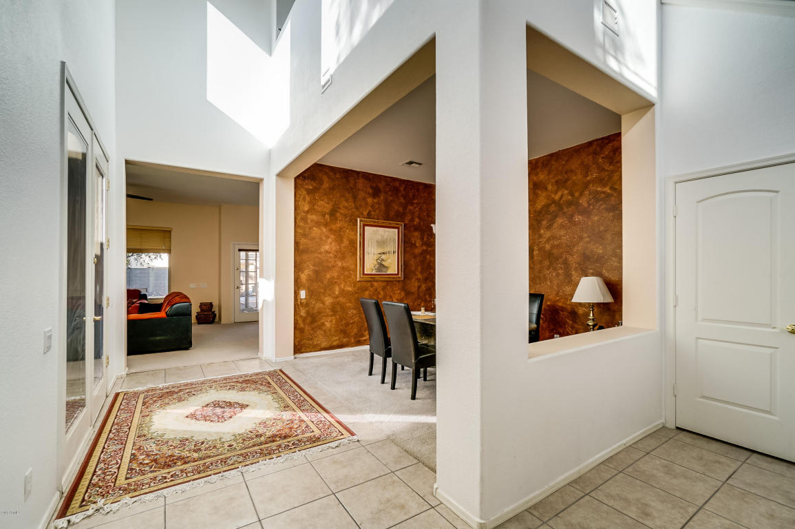 2010 N Milkweed Loop, Phoenix, AZ 85037 photo 5
