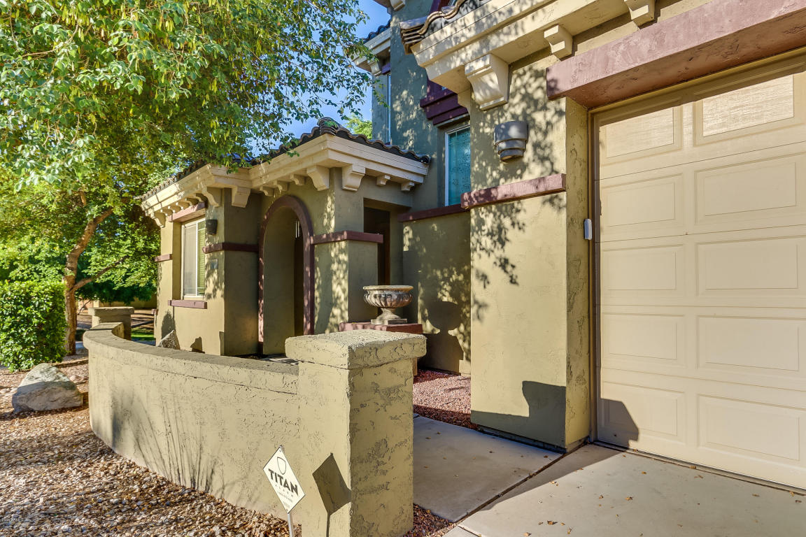 2010 N Milkweed Loop, Phoenix, AZ 85037 photo 3